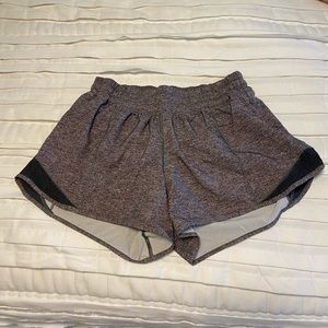 Lululemon Gray hotty hot short, size 6, low rise, 4 inch inseam